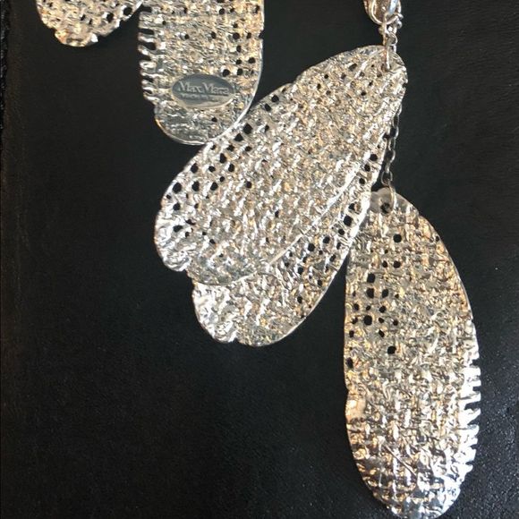 MAX MARA Finanza Leaf Drop Earrings In Silver brand new gift box included - Picture 3 of 5